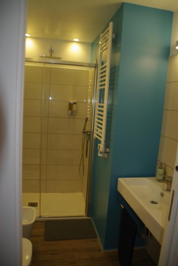 Отель Travel House Специя Экстерьер фото